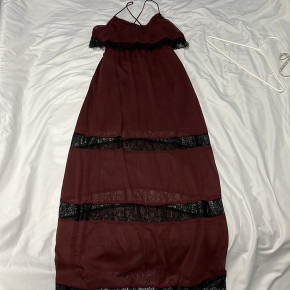 H&M burgundy and black lace dress - Picture 7 of 7